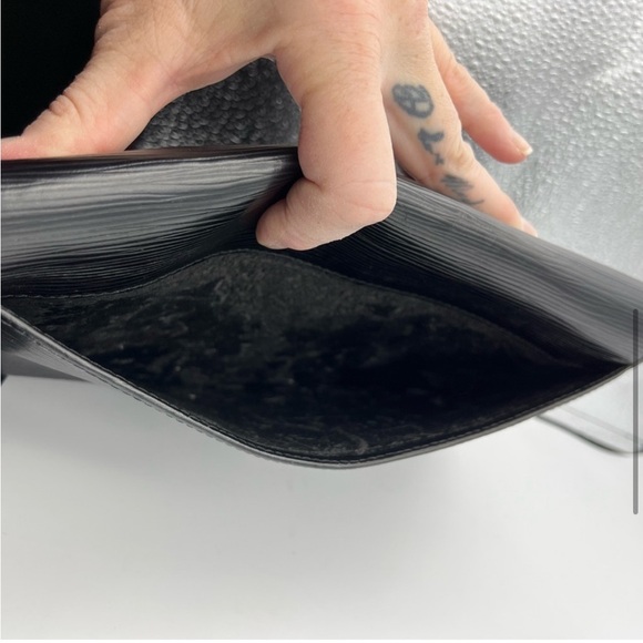 Louis Vuitton epi envelope clutch - Picture 8 of 9